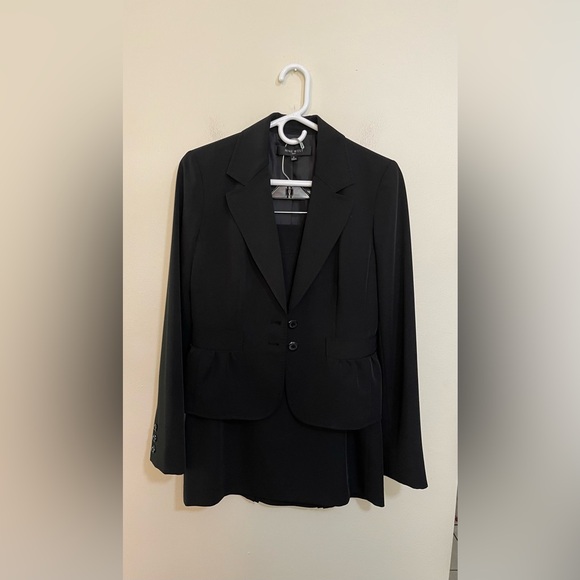 Nine West Women’s Suit 2 Pieces Set Black Jacket Blazer & Skirt Size 2 - Picture 3 of 17